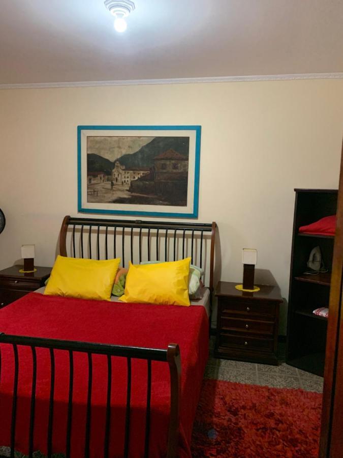 Lindo Sobrado Amarelo -Proximo A Praia Mongagua Bagian luar foto