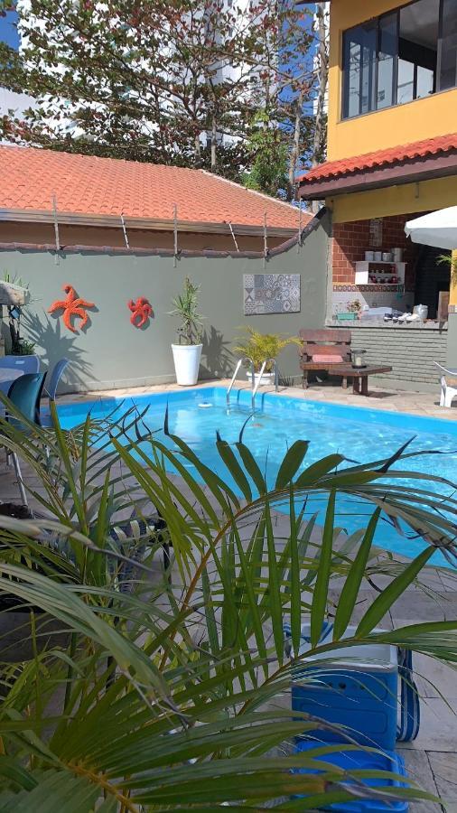 Lindo Sobrado Amarelo -Proximo A Praia Mongagua Bagian luar foto