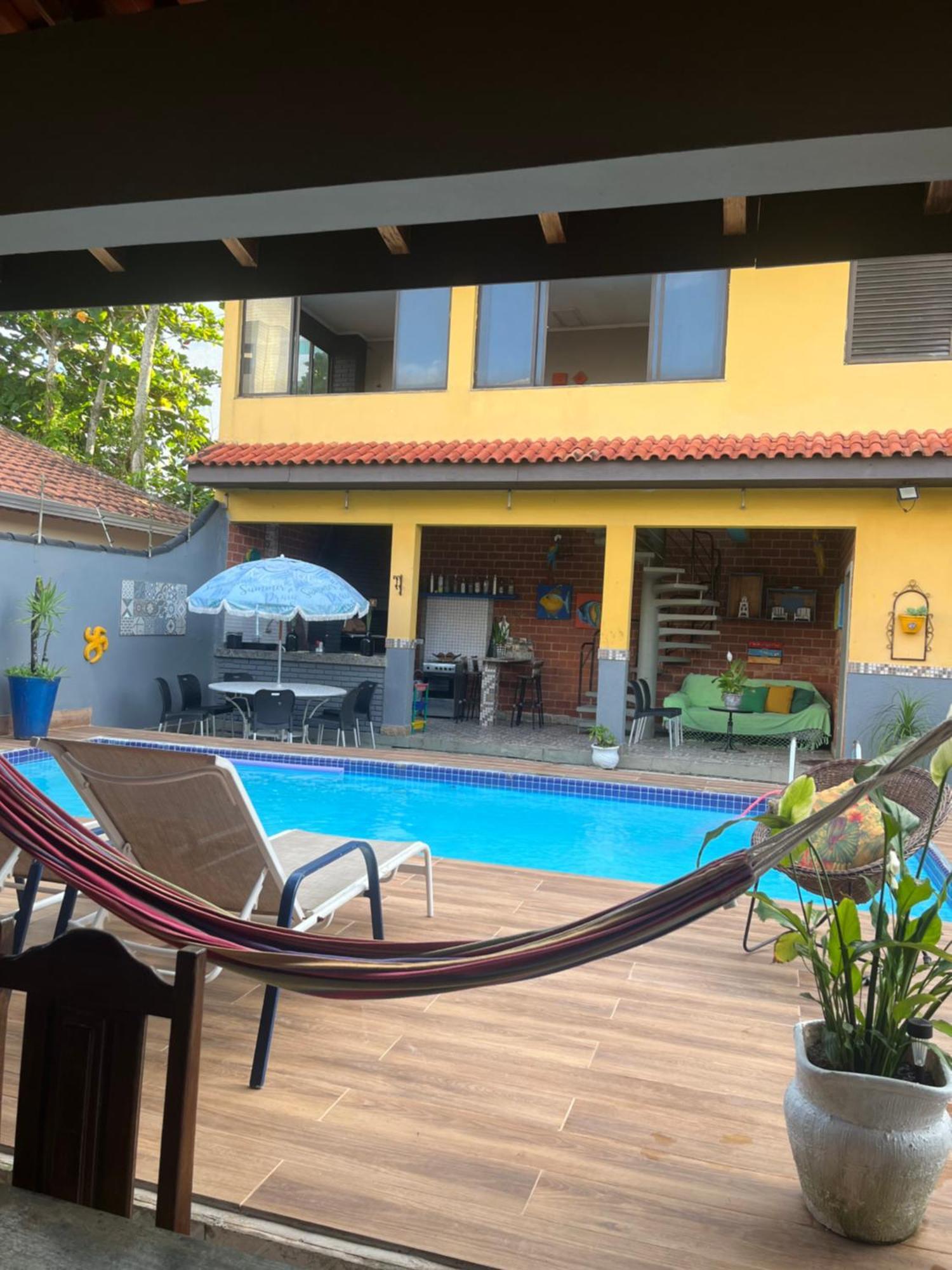 Lindo Sobrado Amarelo -Proximo A Praia Mongagua Bagian luar foto